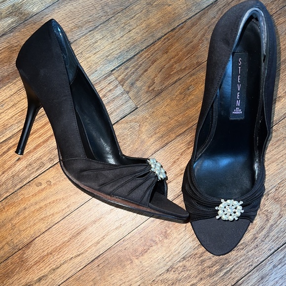 STEVEN Black Satin Open Toe Pearl & Rhinestone Heels size 9.5 - Picture 3 of 5